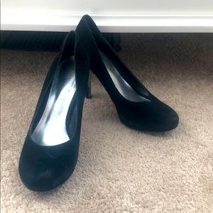 Black Suede Pump Heel